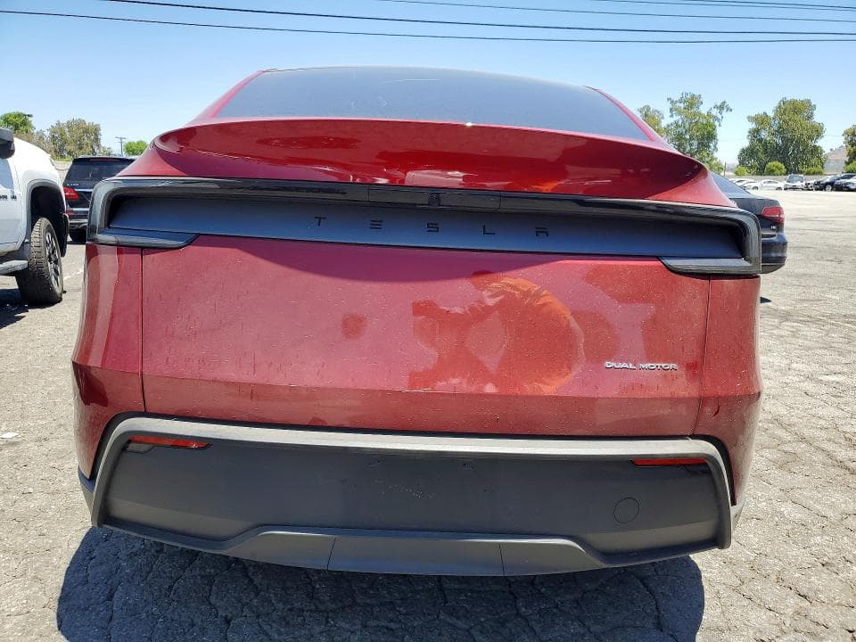 2026 TESLA MODEL Y 6