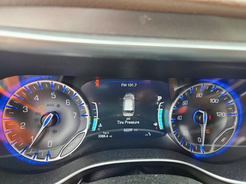 2017 CHRYSLER PACIFICA LIMITED 9