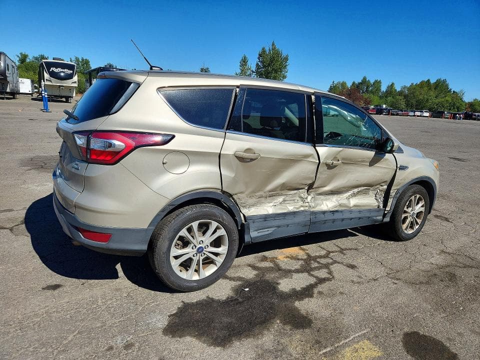 2017 FORD ESCAPE SE 3