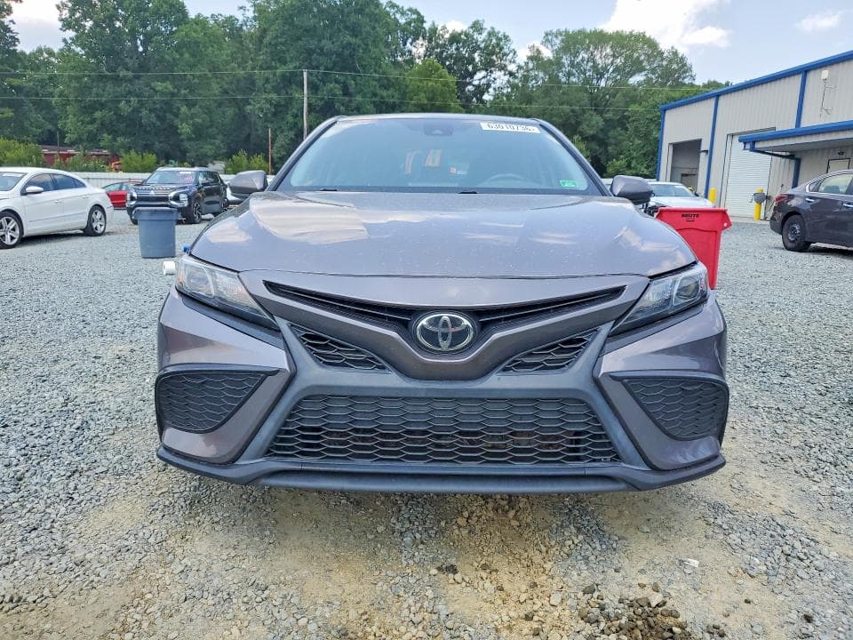 2021 TOYOTA CAMRY SE 5