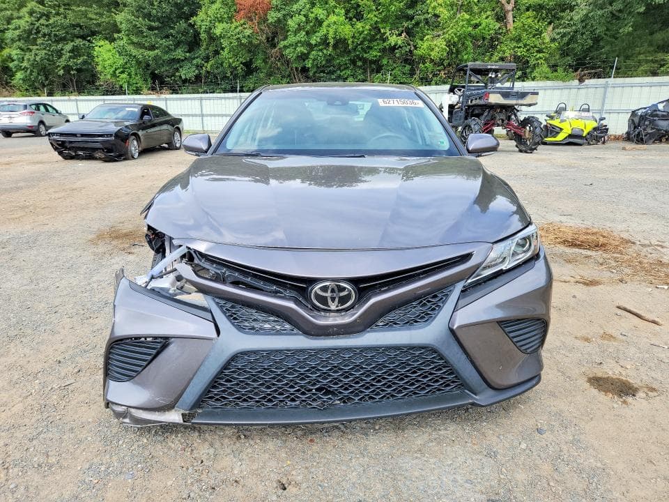 2018 TOYOTA CAMRY SE 5