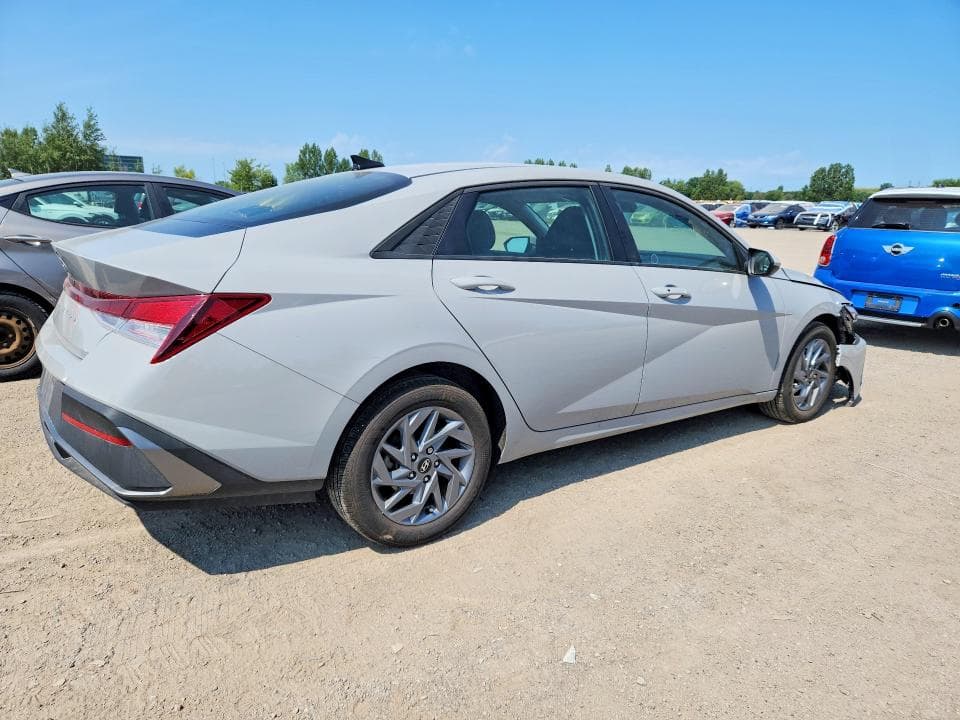 2025 HYUNDAI ELANTRA SEL SPORT 3