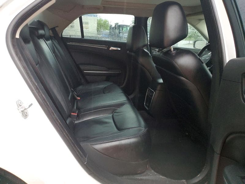 2017 CHRYSLER 300 LIMITED 10
