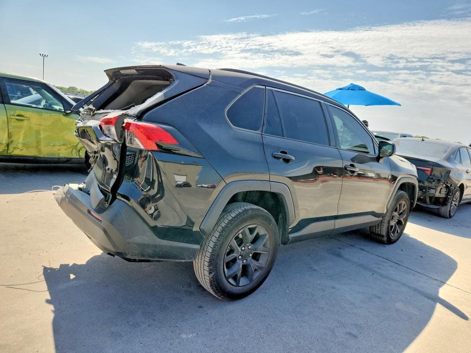 2021 TOYOTA RAV4 LE 3