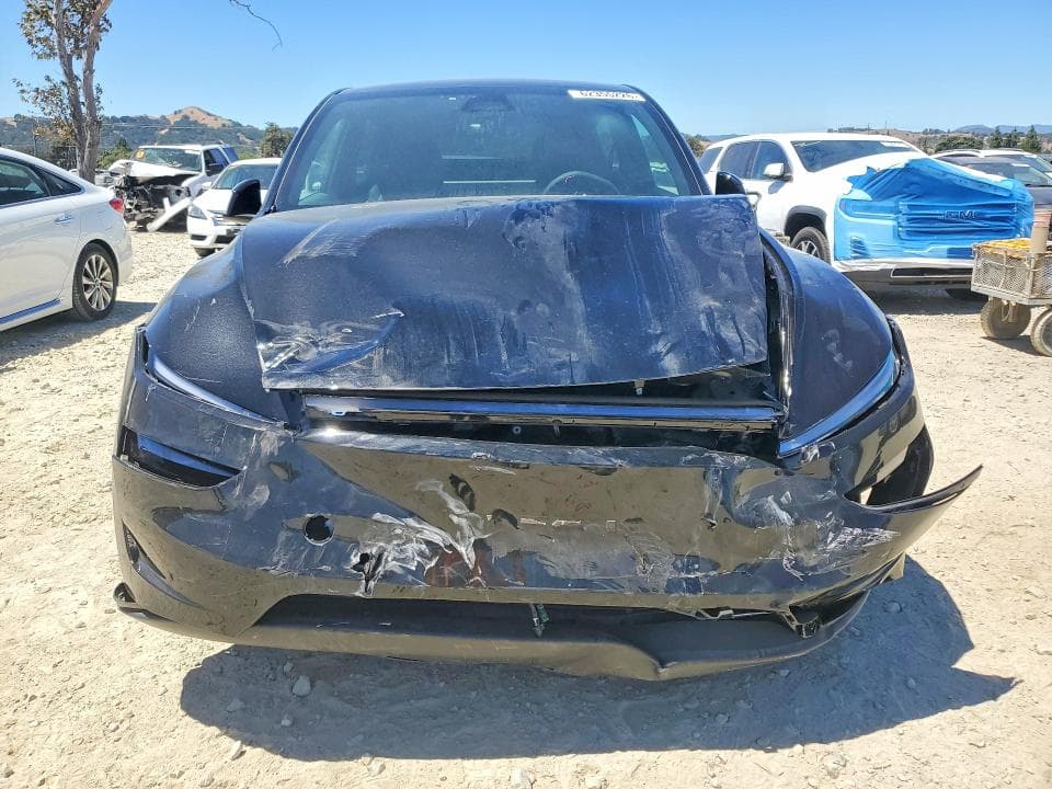 2026 TESLA MODEL Y 5