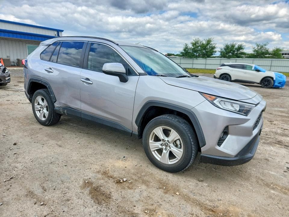 2021 TOYOTA RAV4 XLE 4