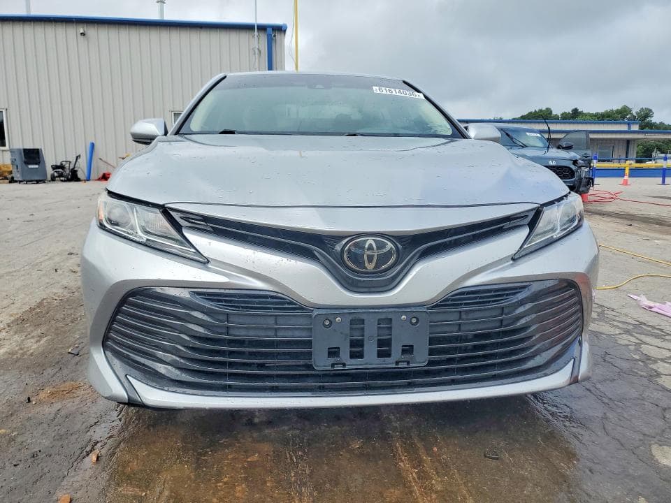 2018 TOYOTA CAMRY LE 5