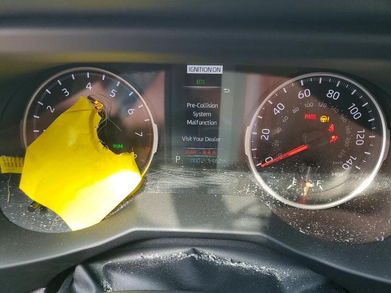 2021 TOYOTA RAV4 XLE 9