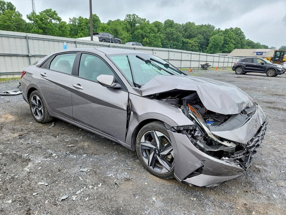 2023 HYUNDAI ELANTRA SEL 4