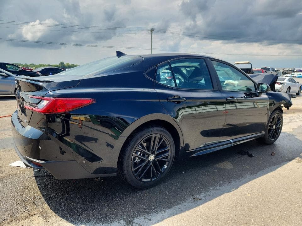 2026 TOYOTA CAMRY SE 3