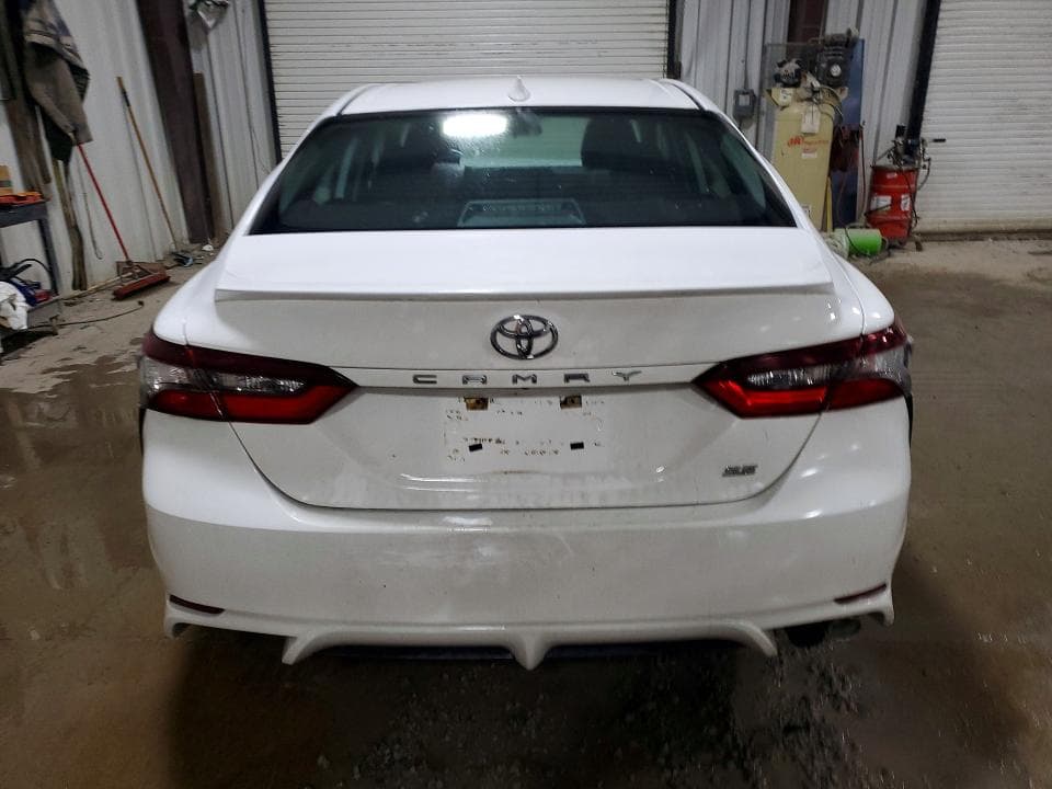 2021 TOYOTA CAMRY SE 6