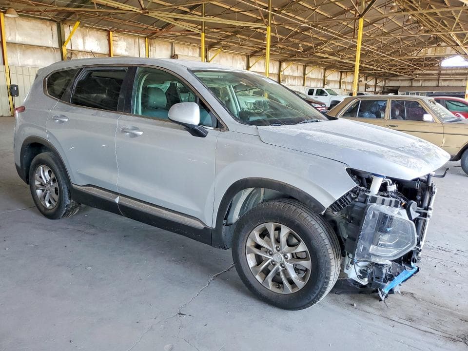 2019 HYUNDAI SANTA FE SE 4