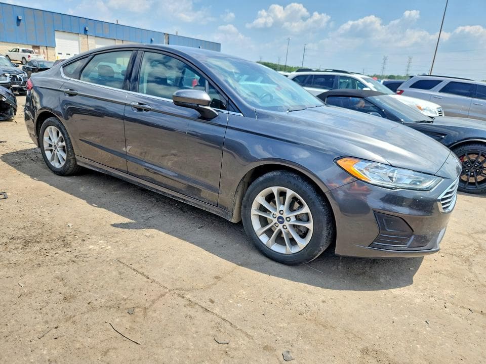 2020 FORD FUSION SE 4