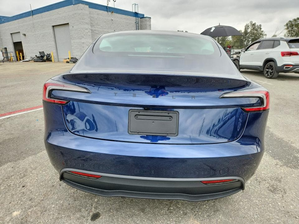 2026 TESLA MODEL 3 6