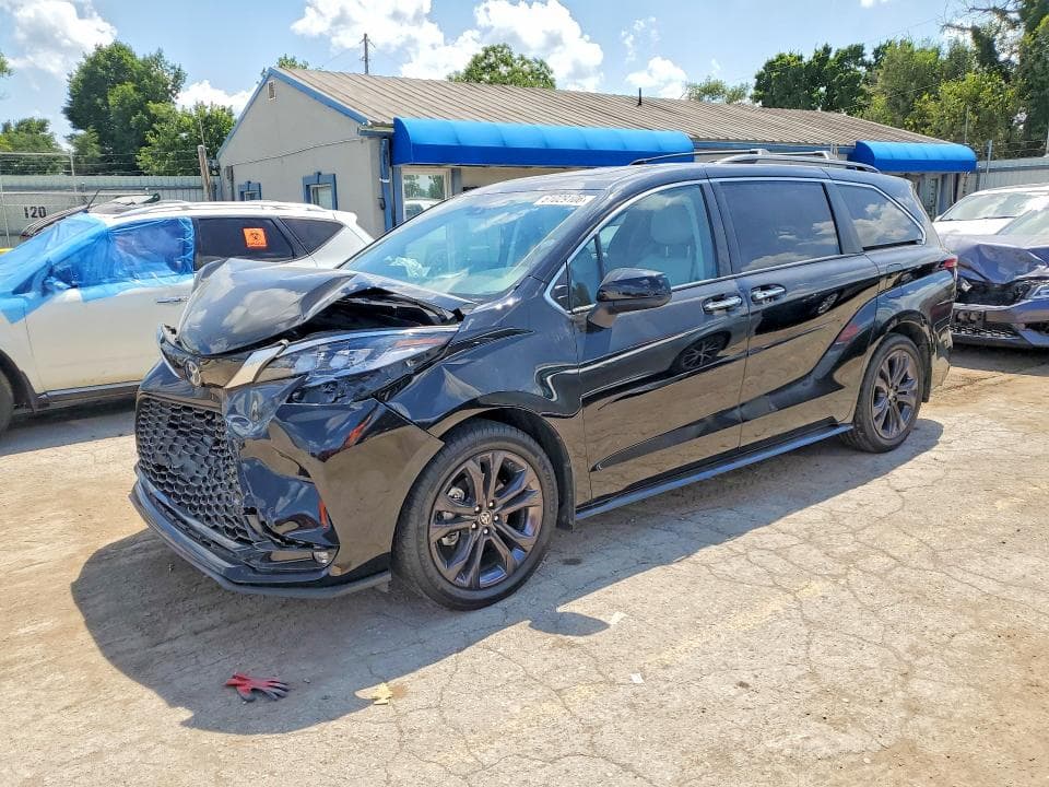 2024 TOYOTA SIENNA XSE - 1