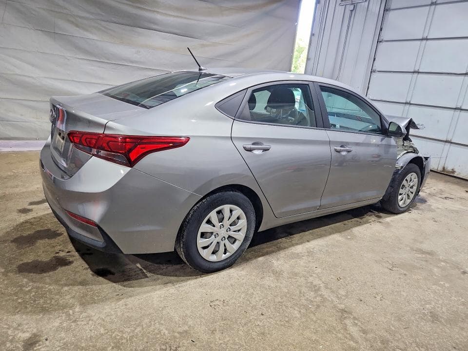 2021 HYUNDAI ACCENT SE 3