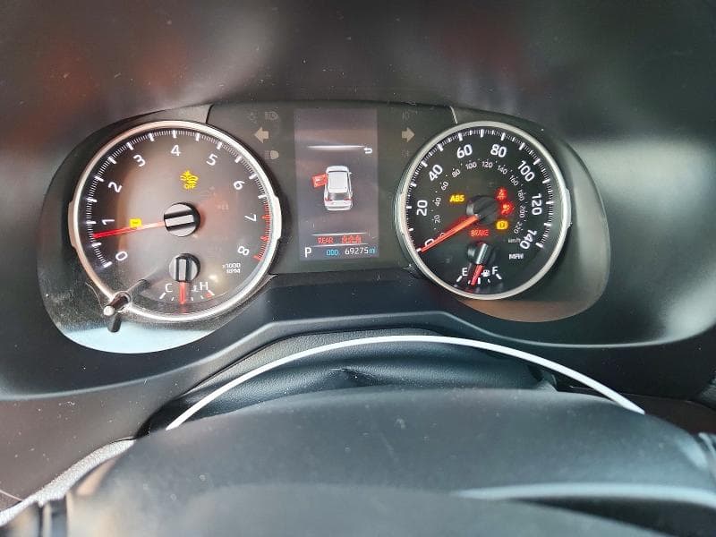 2021 TOYOTA RAV4 LE 9