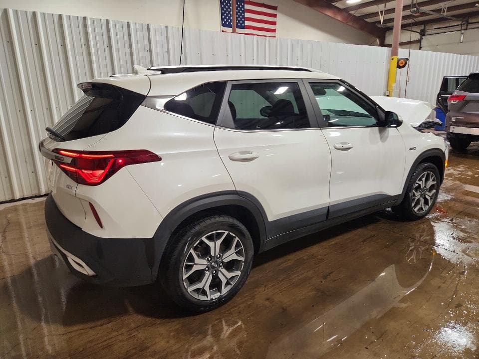 2021 KIA SELTOS EX 3