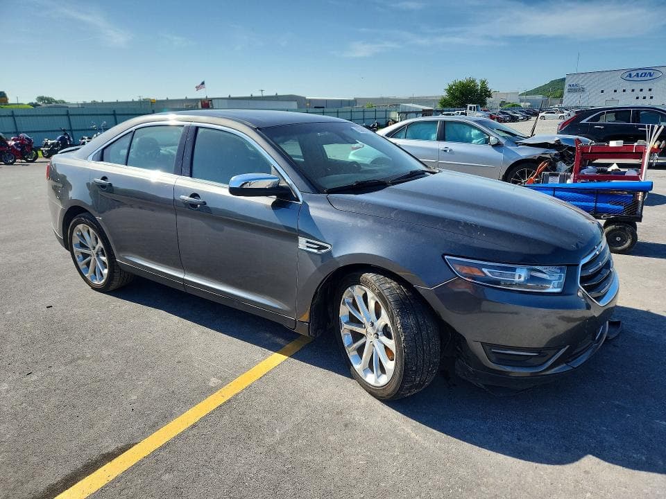 2017 FORD TAURUS LIMITED 4