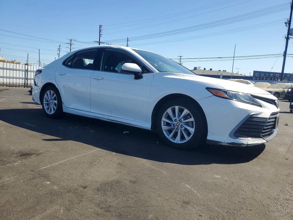 2021 TOYOTA CAMRY LE 4