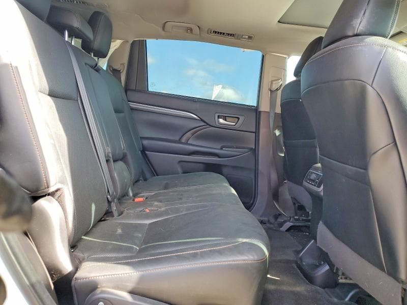 2017 TOYOTA HIGHLANDER LIMITED 11