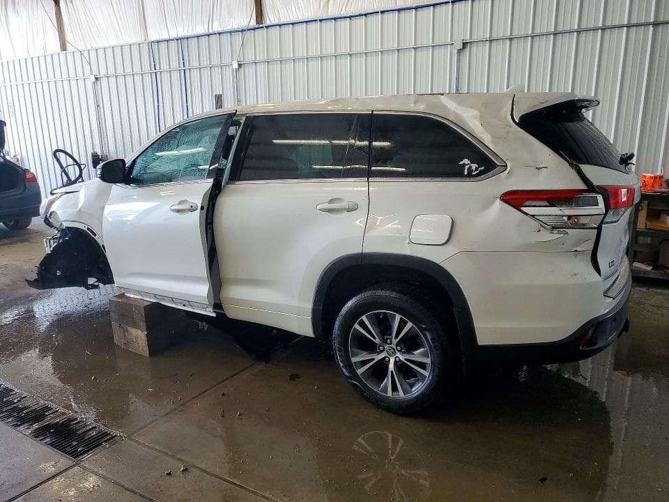 2017 TOYOTA HIGHLANDER LE PLUS 2