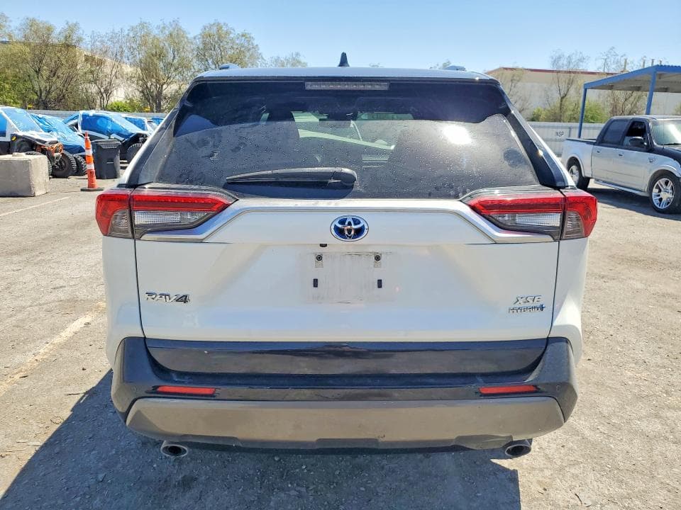 2020 TOYOTA RAV4 XSE 6