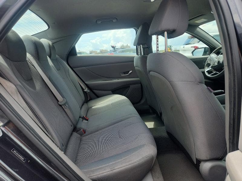 2021 HYUNDAI ELANTRA SE 10