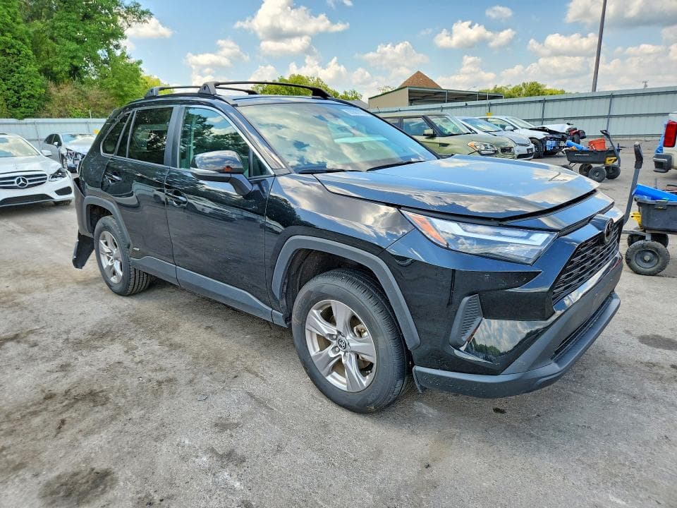 2025 TOYOTA RAV4 HYBRID XLE 4