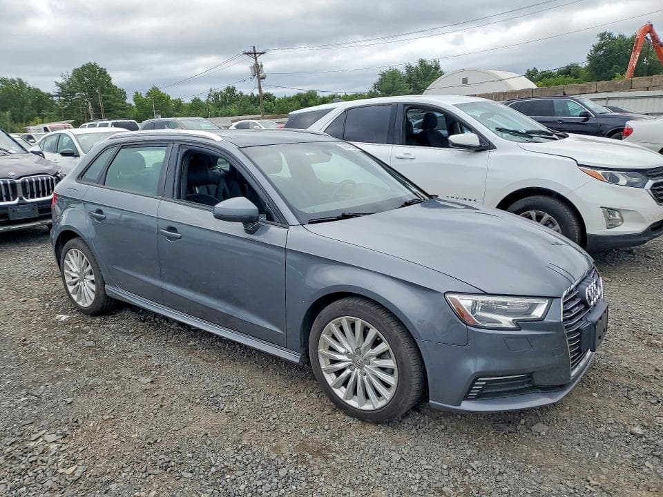 2017 AUDI A3 E-TRON PREMIUM 4