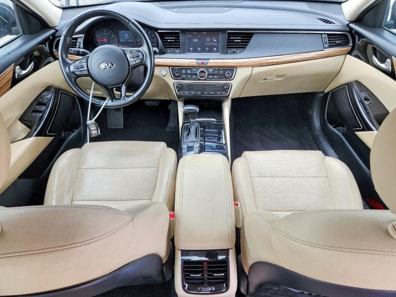 2017 KIA CADENZA PREMIUM 8