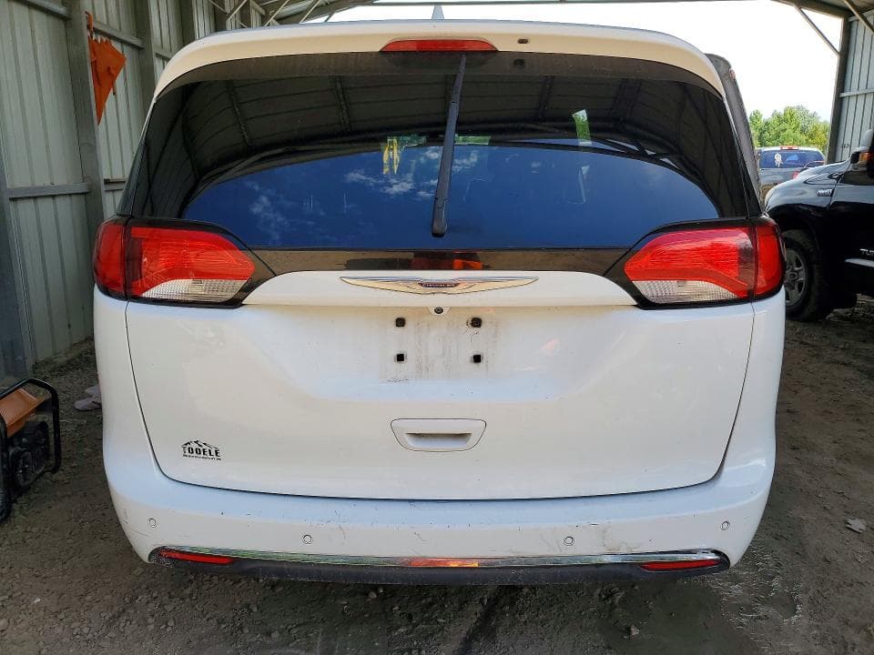 2017 CHRYSLER PACIFICA LIMITED 6