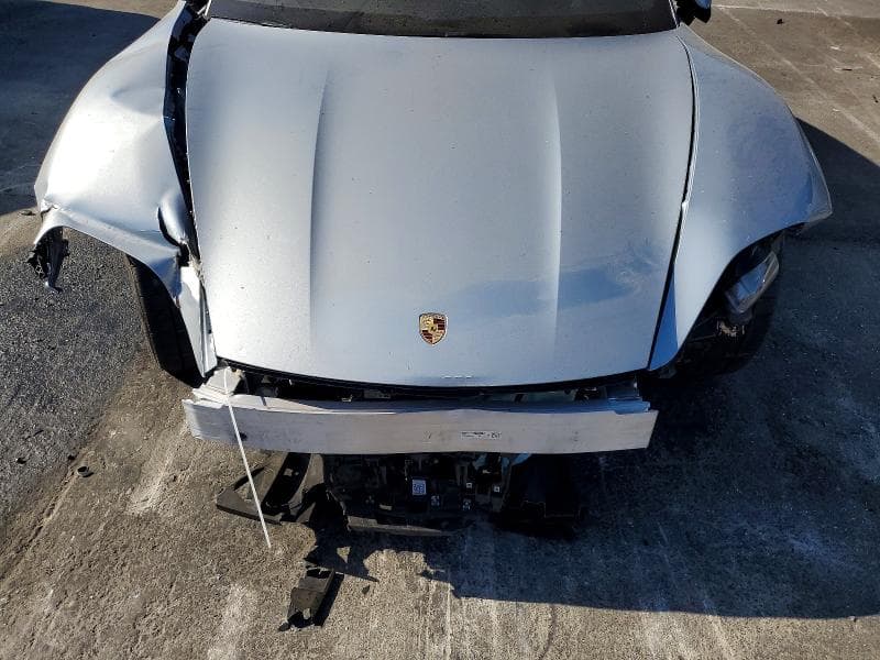2024 PORSCHE TAYCAN 11