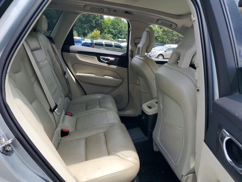 2018 VOLVO XC60 T8 INSCRIPTION 11