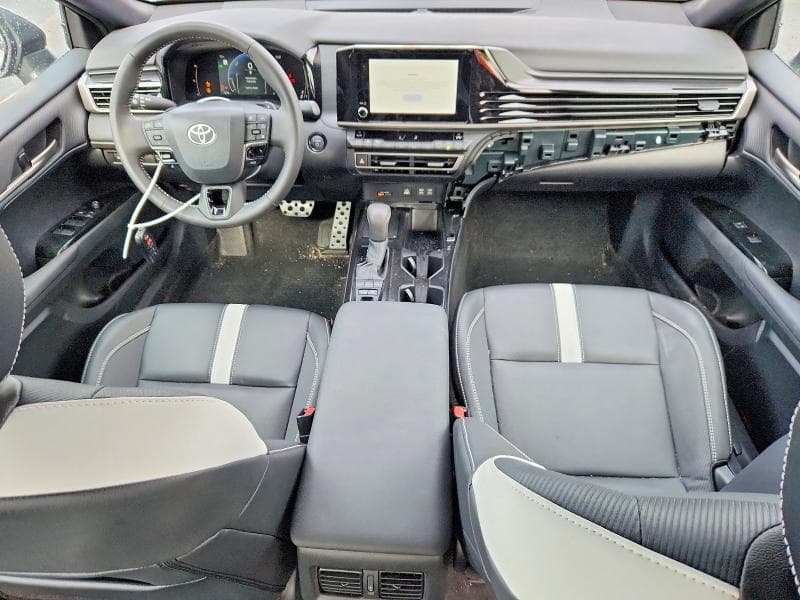 2026 TOYOTA CAMRY SE 8