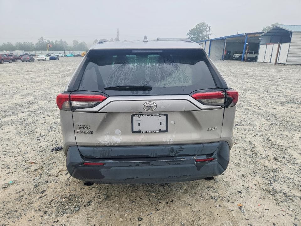 2022 TOYOTA RAV4 XLE 6