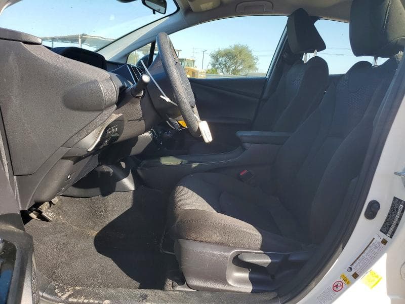 2019 TOYOTA PRIUS LE 7