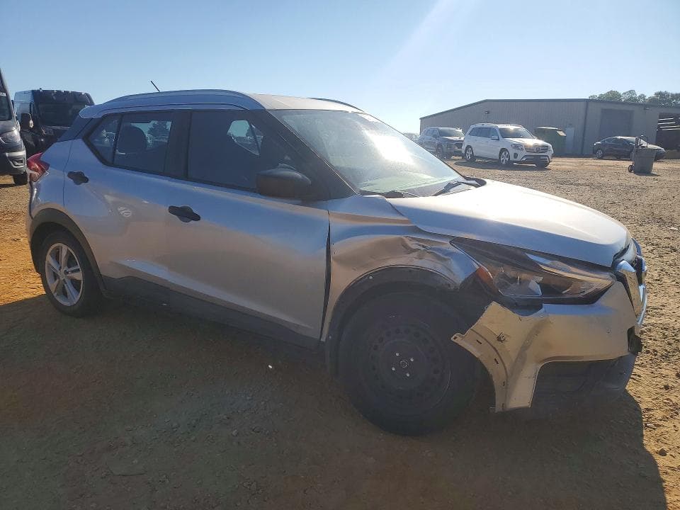 2018 NISSAN KICKS S 4