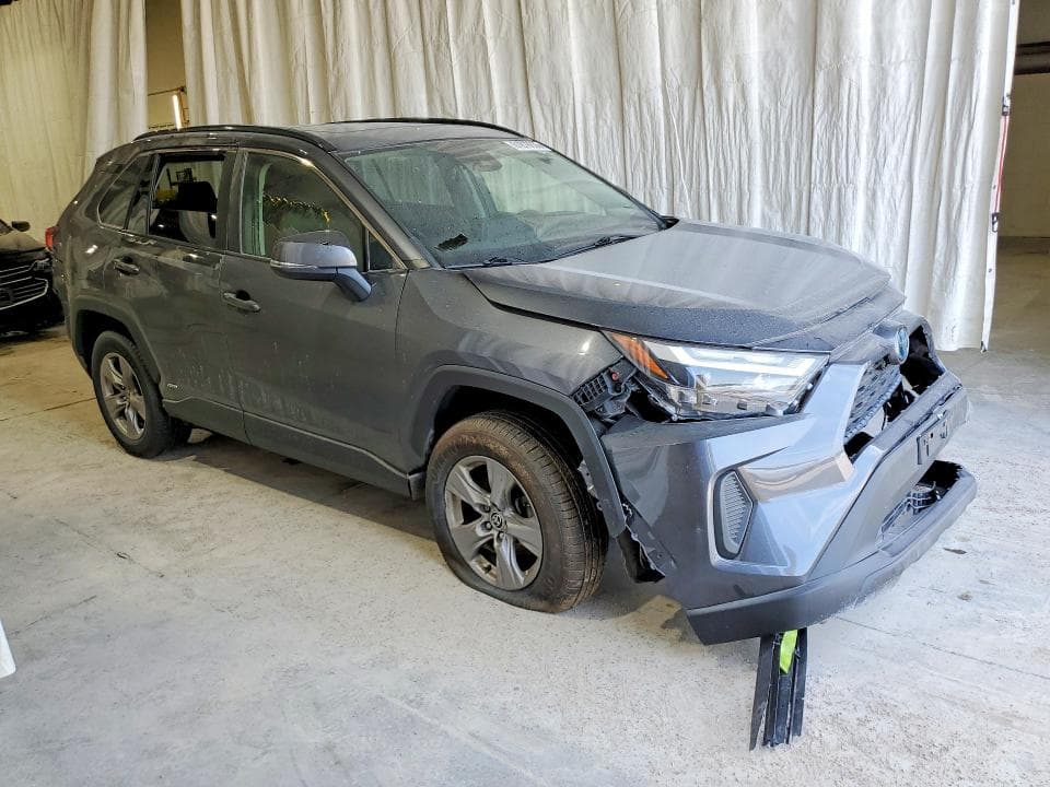 2022 TOYOTA RAV4 XLE 4