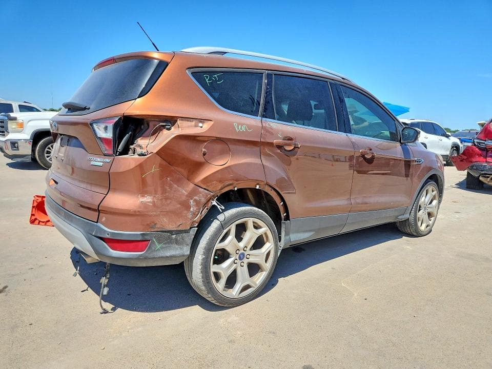 2017 FORD ESCAPE TITANIUM 3