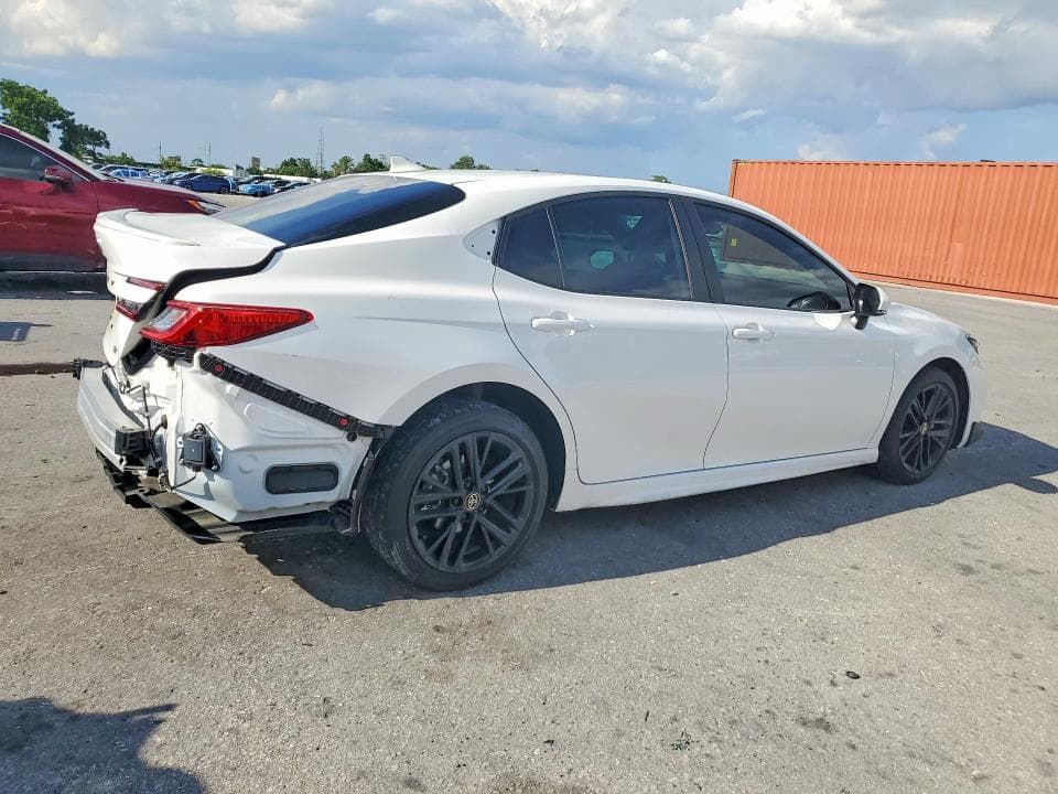 2025 TOYOTA CAMRY SE 3