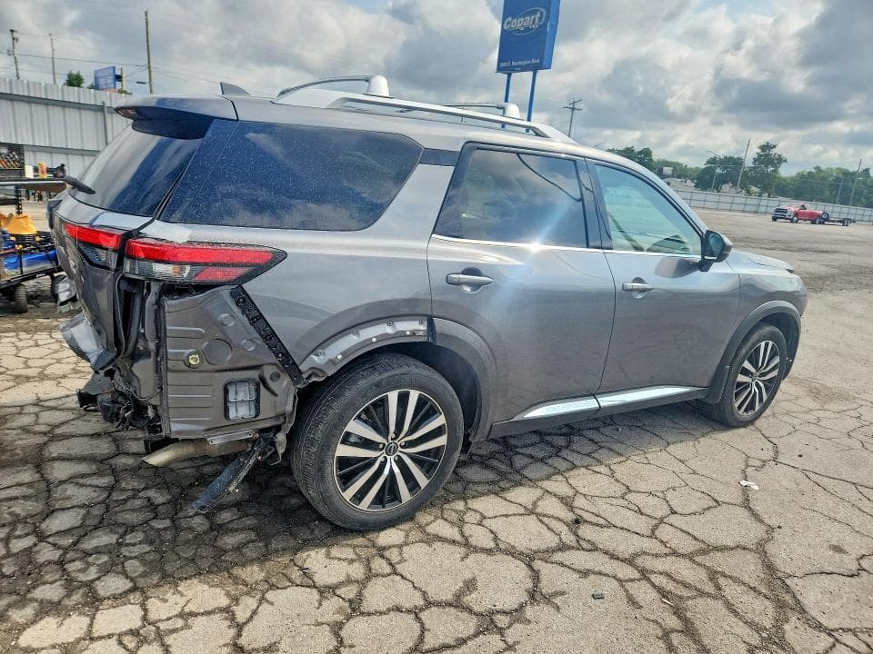 2023 NISSAN PATHFINDER PLATINUM 3