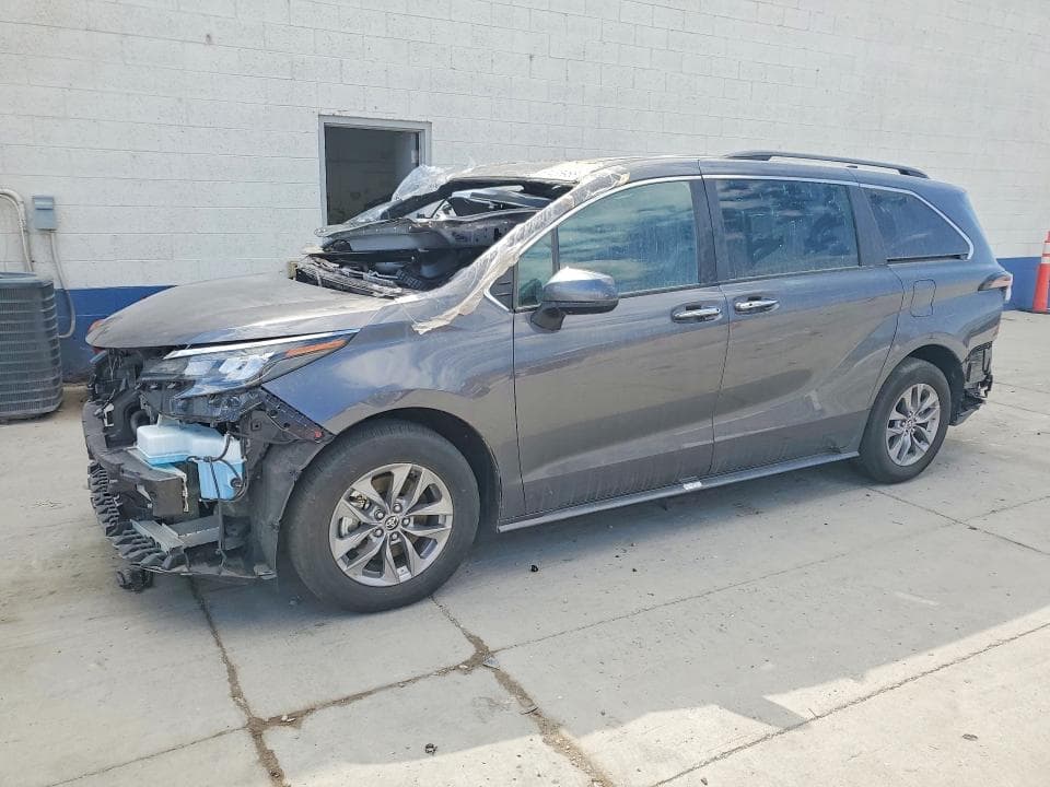 2025 TOYOTA SIENNA XLE 7-PASSENGER
