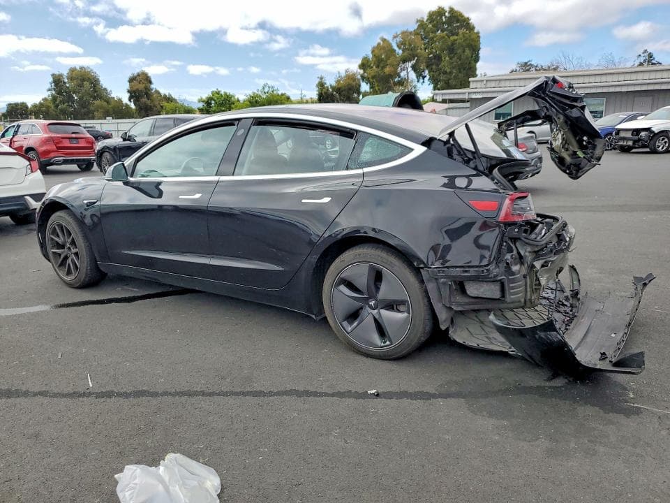 2018 TESLA MODEL 3 2