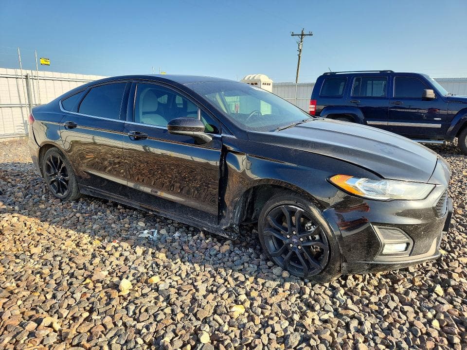2019 FORD FUSION SE 4