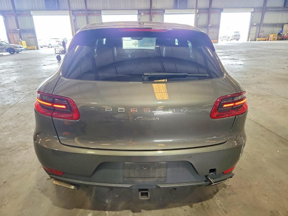 2018 PORSCHE MACAN 6