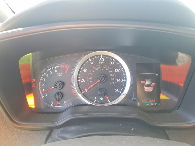 2021 TOYOTA COROLLA SE 9