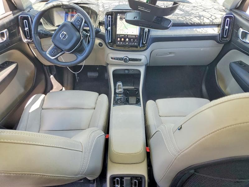 2024 VOLVO XC40 ULTIMATE 8