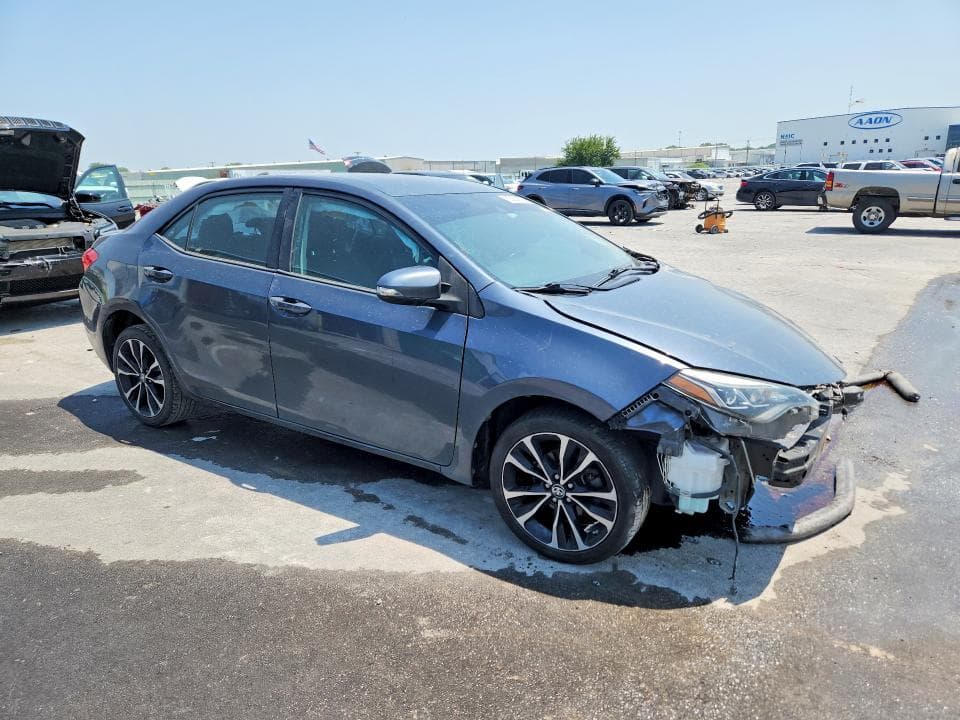 2017 TOYOTA COROLLA SE 4