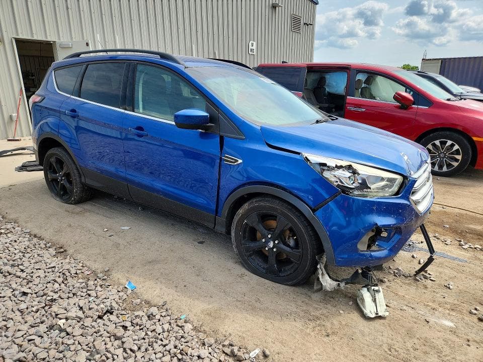 2017 FORD ESCAPE SE 4